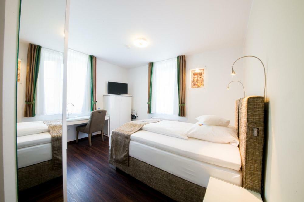 Landhotel Alte Toepferei Duisburg Exterior foto
